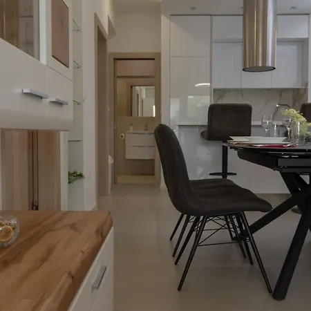 Facada Apartment *