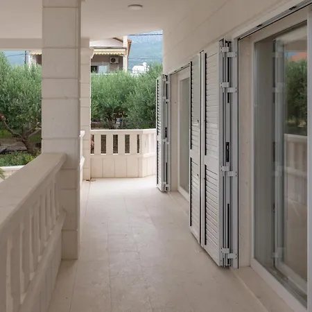 Facada Apartment